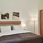 Frogner House - Nationaltheatret 3*